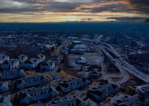 24 Silicon Dr, West Paterson NJ  07424-4225 exterior