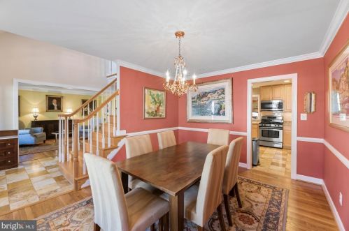 1802 Pimmit Dr, Falls Church VA  22043-1114 exterior