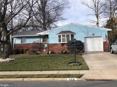 556 Daniels Ave, Trenton, NJ 08619-1552
