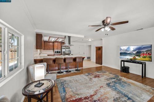 6120 Chickasaw Ct, Manteca CA  95336-2557 exterior