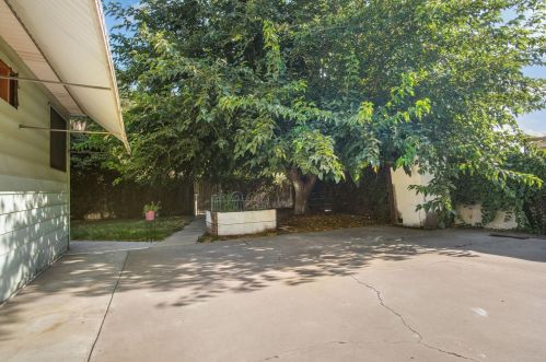 1610 Nian Way, Modesto CA  95351-3006 exterior