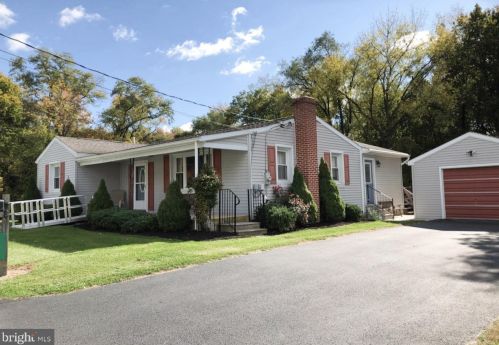 8 Verna St, North Newton, PA 17241-9511