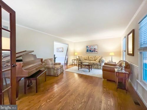 1344 Buford Dr, Yardley PA 19067-4342 exterior