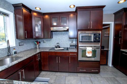 410 Steven St, Norristown PA  19403-2614 exterior