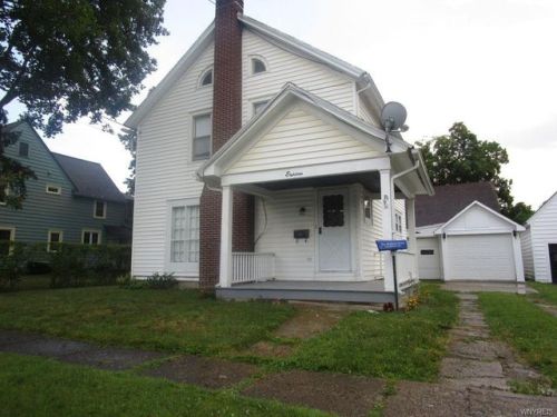18 College St, Gowanda, NY 14070-1109