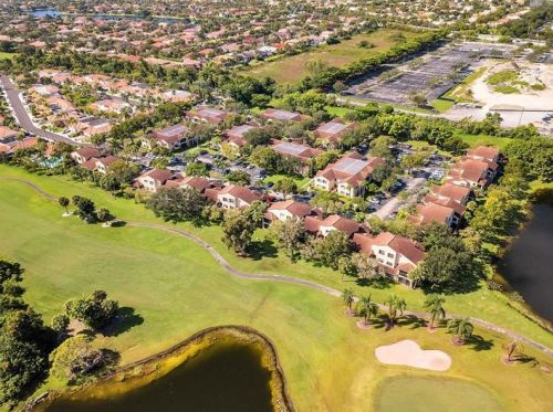 452 158th Ter, Hollywood, FL 33027-1118