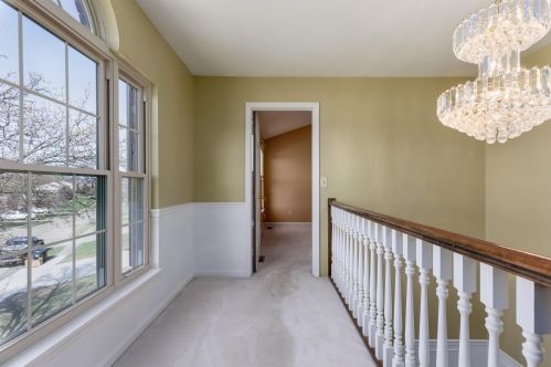 8526 Woodcreek Dr, Florence KY  41042-8237 exterior