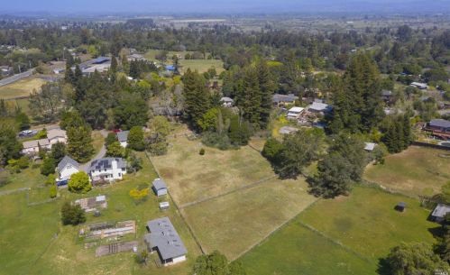 6499 Lone Pine Rd, Sebastopol CA  95472-5622 exterior