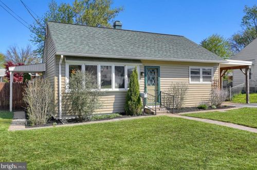 216 Cumberland Dr, Camp Hill, PA 17011-6672