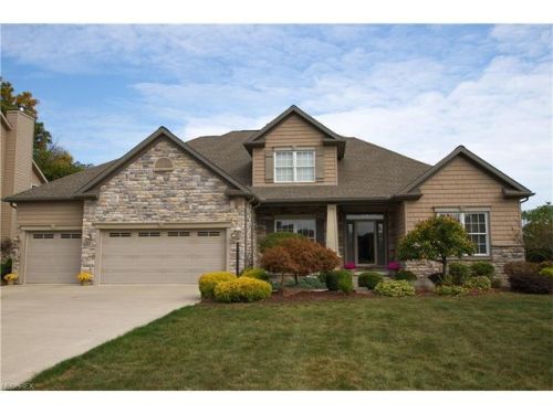 8827 Scotsbury St, Massillon, OH 44646-9582