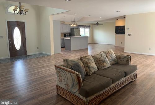 104 Broad Creek Rd, Laurel DE  19956-1124 exterior