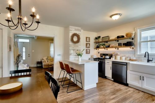 134 Milton St, Zelienople PA  16063-1041 exterior