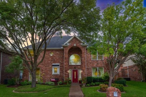 2209 Sunrise Ln, Carrollton, TX 75006-2755