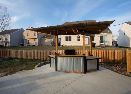 110 Hummock Dr, Pataskala OH  43062-7911 exterior