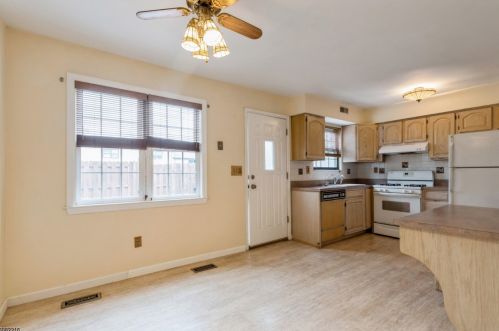 147 Riva Dr, Hackettstown NJ  07840-3728 exterior