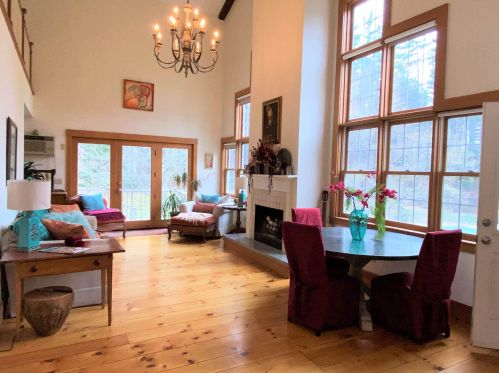 73 Main St, Hopkinton NH  03229-3003 exterior