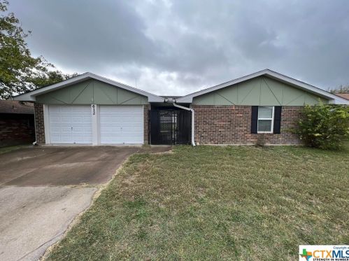 612 21st St, Copperas Cove, TX 76522-1406