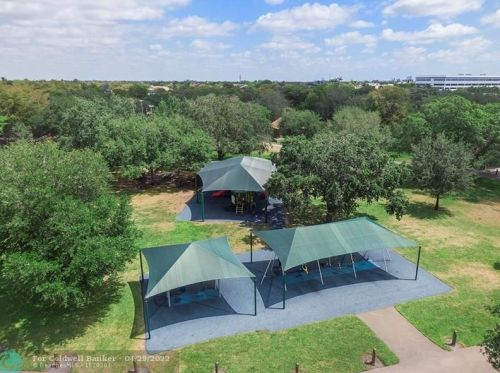 8288 Dundee Ter, Hialeah FL  33016-1405 exterior