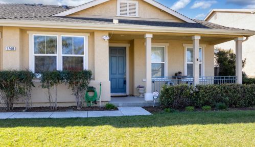 1740 Bayberry St, Hollister, CA 95023-8130