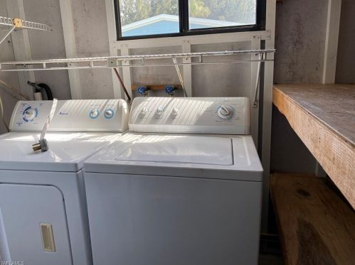 7280 Ladyfish Dr, Saint James City FL  33956-2745 exterior