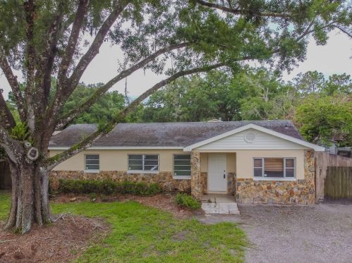 2207 Sunset Ln, Lutz, FL 33549-3967