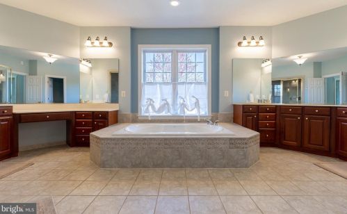 12993 Tory Gate Ct, Haymarket VA  20169-2688 exterior