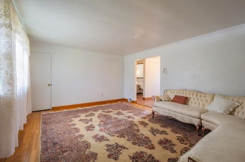 3104 Valley Ridge Rd, Mckeesport, PA 15133-2412