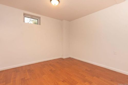 31 Warren St, New Rochelle NY  10801-6245 exterior