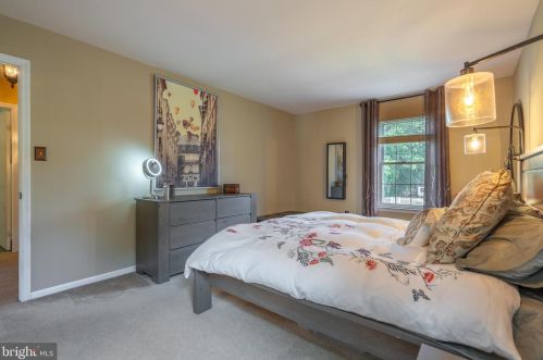 293 Stormfield Dr, Harleysville PA  19438-2330 exterior