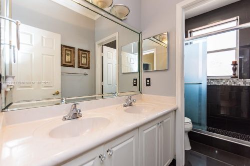 19270 29 Ct, Hollywood FL 33029-2474 exterior