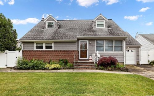 3 Morris Rd, Bethpage, NY 11714-6418