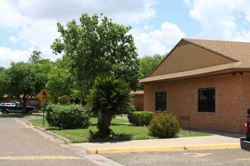 1601 Bridge Ave, Weslaco TX  78596-7949 exterior