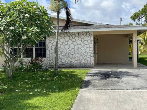 4392 Golfers Cir, West Palm Beach FL  33410-4610 exterior