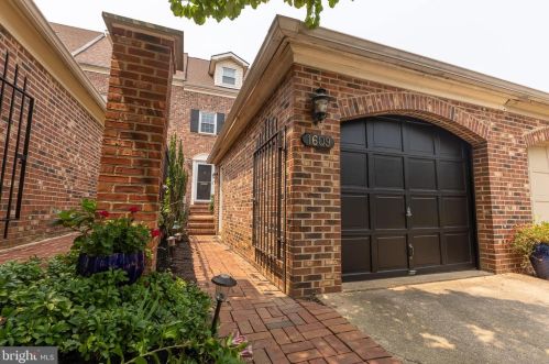 1609 Franklin St, Wilmington, DE 19806-3105