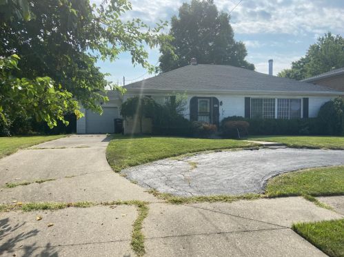 7960 Greenland Pl, Cincinnati, OH 45237-1055