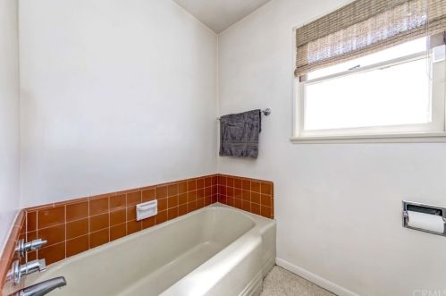 1740 Hickory Ave, Torrance CA 90503-7219 exterior