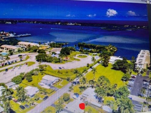 646 Oak St, Boynton Beach, FL 33435-2807