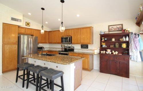 7234 Crest Ln, Glendale AZ  85310-5613 exterior