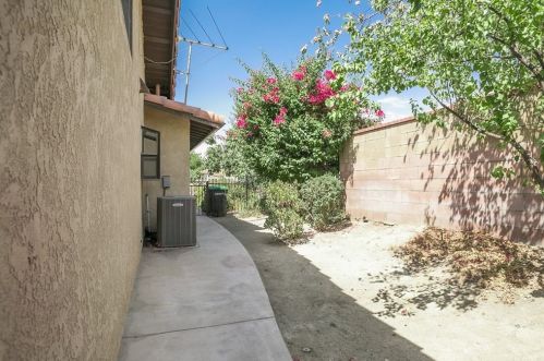 25559 Nicks Ave, Loma Linda CA  92354-3712 exterior