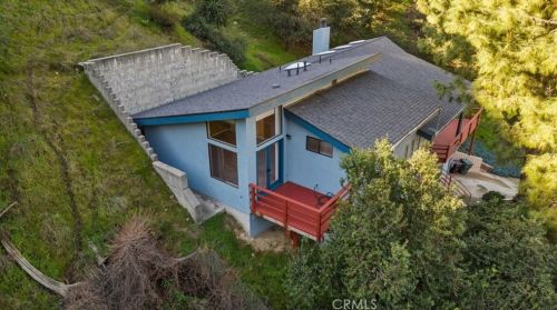 1942 Los Encinos Ave, Glendale CA  91208-2113 exterior