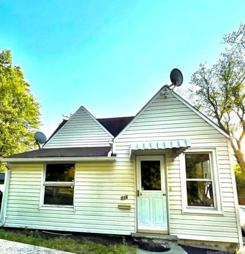 116 Platt St, Ansonia, CT 06401-3317