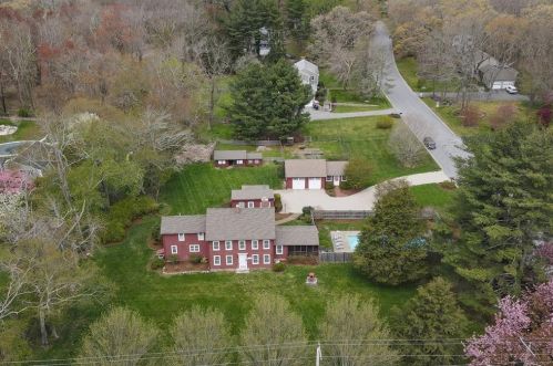 1463 Frenchtown Rd, Warwick RI  02818-1310 exterior