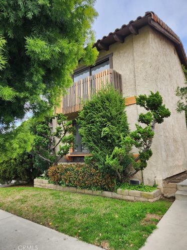 734 Ohio Ave, Long Beach, CA 90804-4721