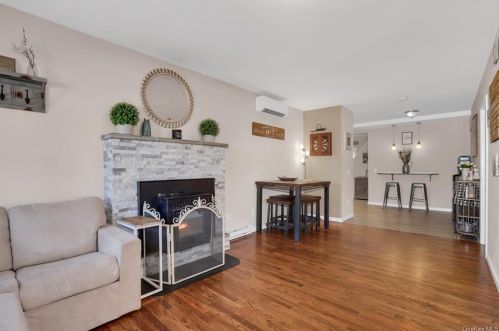 240 Overland Rd, Mahopac NY  10541-1121 exterior