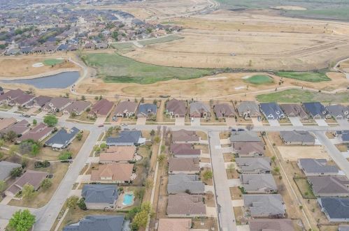 9301 Perimeter St, Denton TX  76207-5636 exterior