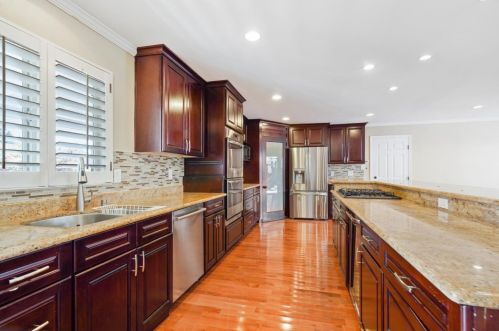920 Pleasant Hill Rd, Redwood City, CA 94061-1131