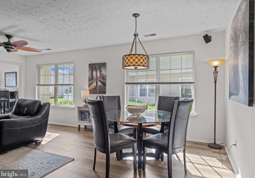 611 Cascade Dr, Mount Laurel NJ 08054-4928 exterior