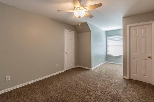 1405 Glen Hollow Ln, Lewisville TX  75028-3870 exterior