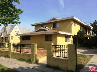 1423 80th St, Los Angeles CA  90047-2872 exterior