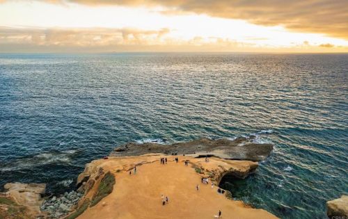 4438 Pescadero Ave, San Diego CA 92107-3629 exterior